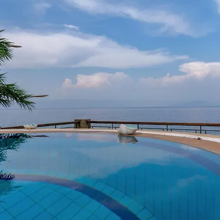 Corfu Beachfront Benele 别墅 *