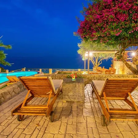 Corfu Beachfront Benele 别墅