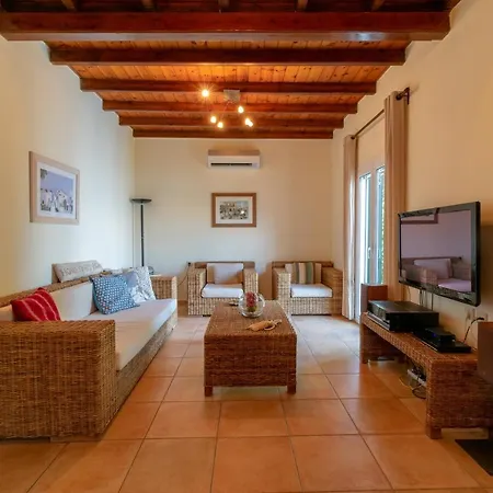 别墅 Corfu Beachfront Benele 贝尼蔡斯