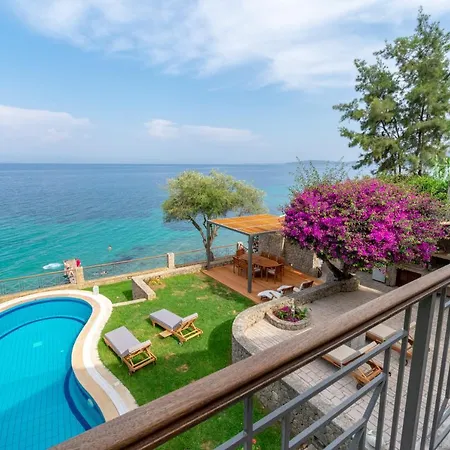 Corfu Beachfront Benele 别墅