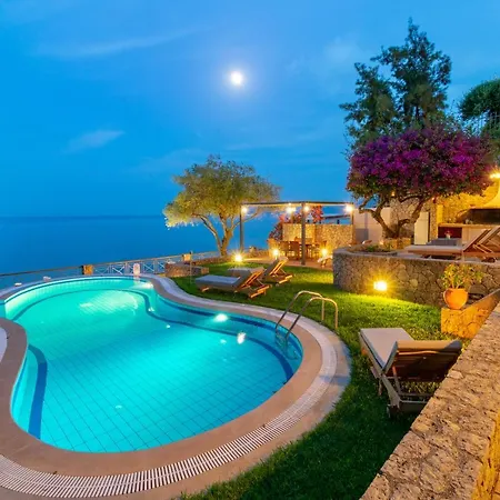 Vilă Corfu Beachfront Benele Benitses (Corfu)